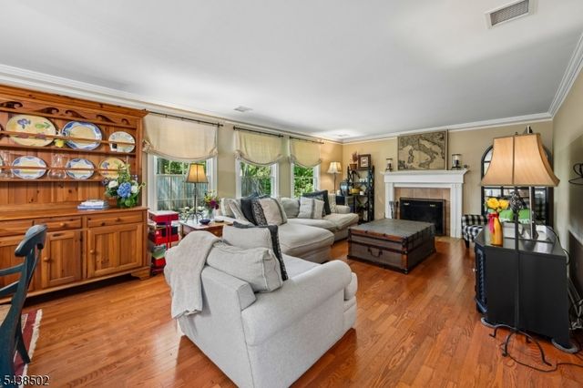 24 Canoe Brook Rd, Millburn Twp., NJ 07078