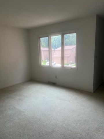 1724 Earthstone Drive, Valparaiso, IN 46383