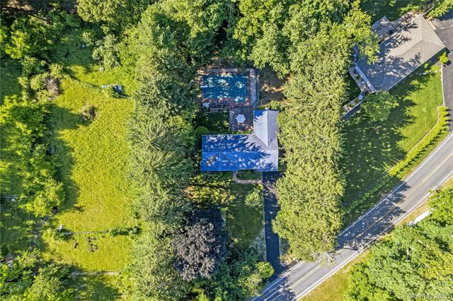 54 Randall Road, Wading River, NY 11792
