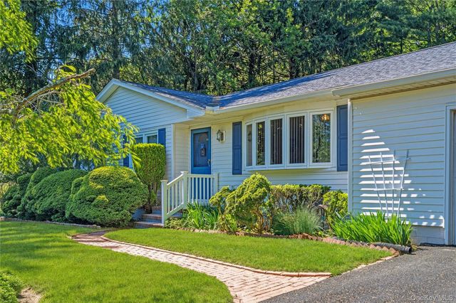 54 Randall Road, Wading River, NY 11792