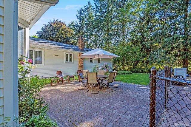 54 Randall Road, Wading River, NY 11792