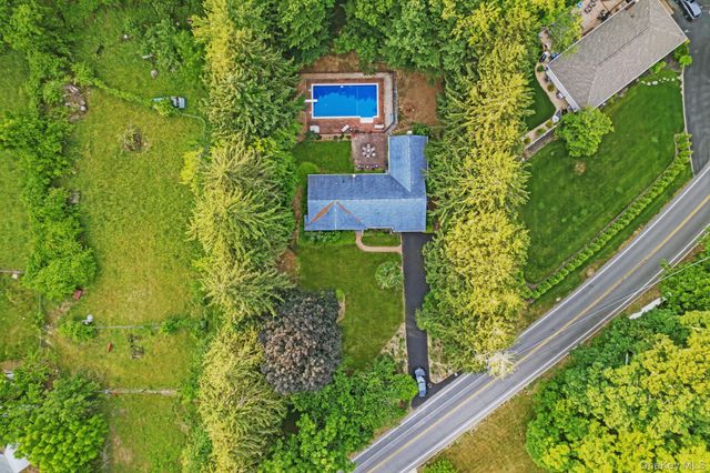 54 Randall Road, Wading River, NY 11792