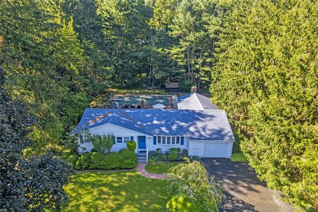 54 Randall Road, Wading River, NY 11792