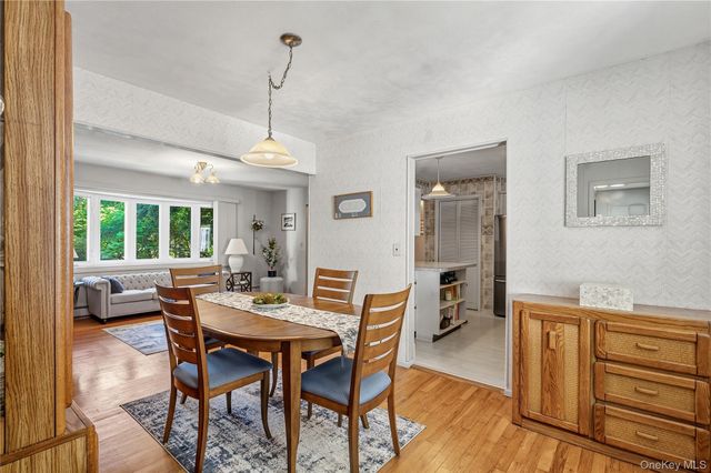54 Randall Road, Wading River, NY 11792