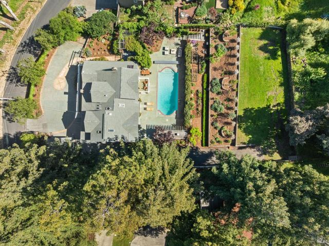 47 Main Dr, San Rafael, CA 94901