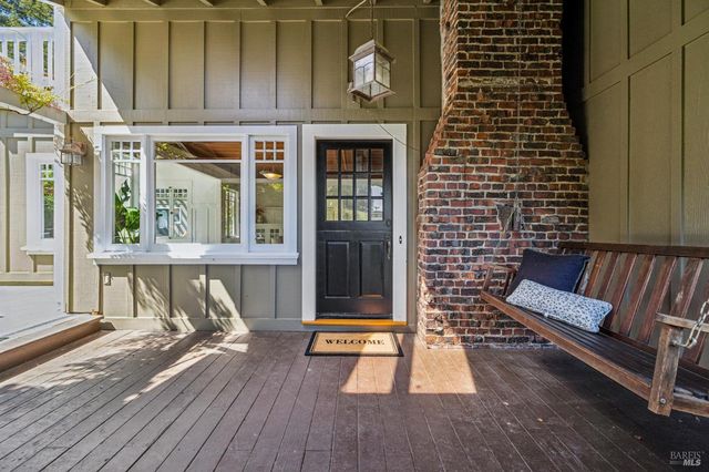 47 Main Dr, San Rafael, CA 94901