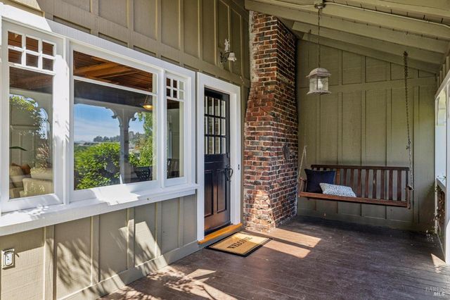 47 Main Dr, San Rafael, CA 94901