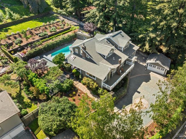 47 Main Dr, San Rafael, CA 94901