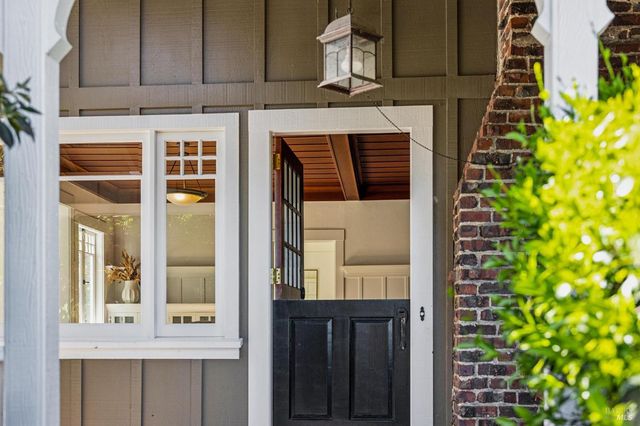 47 Main Dr, San Rafael, CA 94901