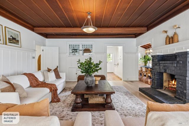 47 Main Dr, San Rafael, CA 94901