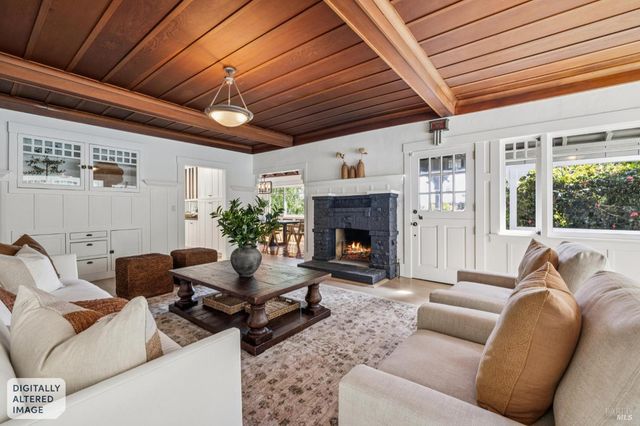 47 Main Dr, San Rafael, CA 94901