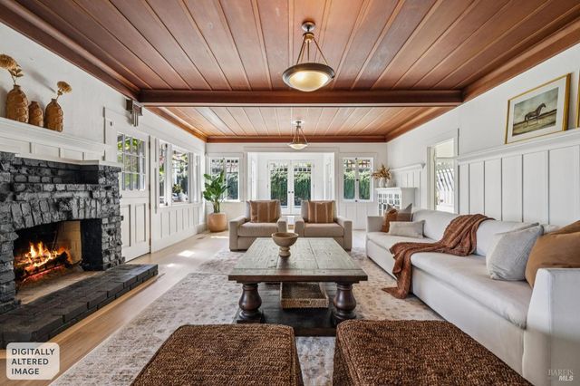 47 Main Dr, San Rafael, CA 94901