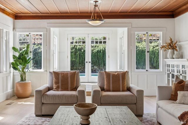 47 Main Dr, San Rafael, CA 94901