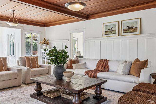 47 Main Dr, San Rafael, CA 94901