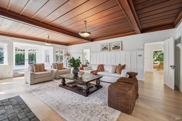 47 Main Dr, San Rafael, CA 94901