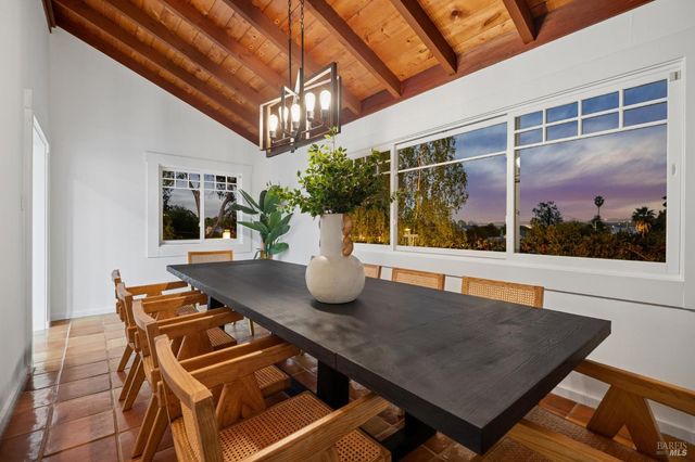 47 Main Dr, San Rafael, CA 94901