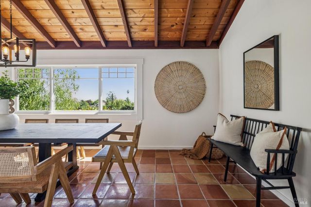 47 Main Dr, San Rafael, CA 94901