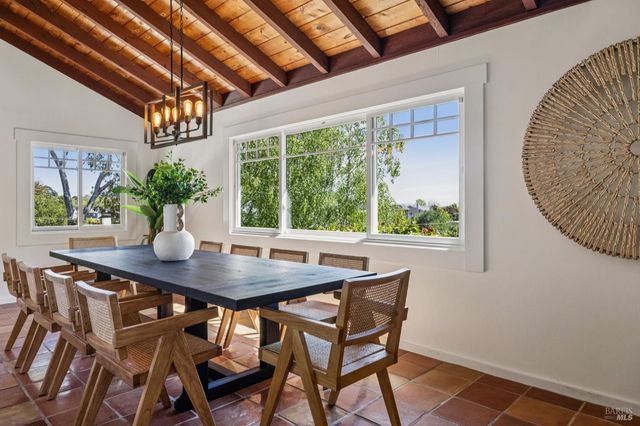 47 Main Dr, San Rafael, CA 94901