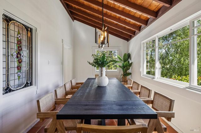 47 Main Dr, San Rafael, CA 94901