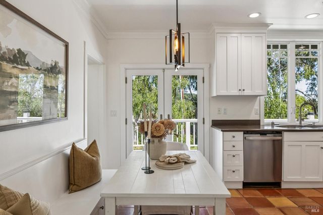 47 Main Dr, San Rafael, CA 94901