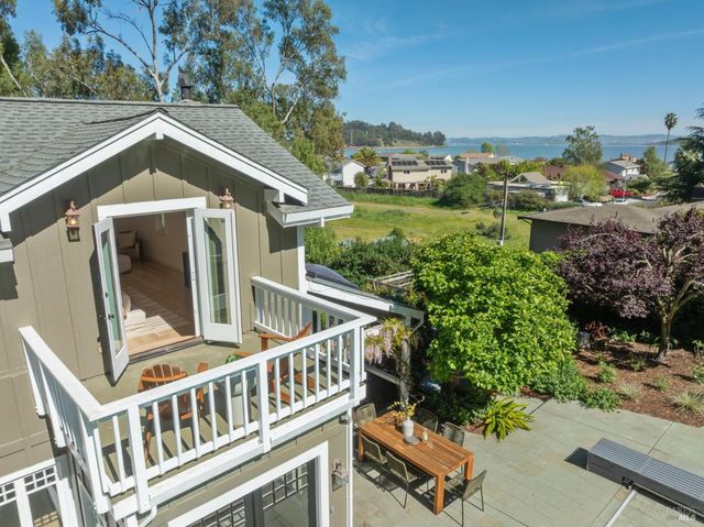 47 Main Dr, San Rafael, CA 94901