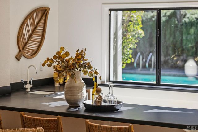 47 Main Dr, San Rafael, CA 94901