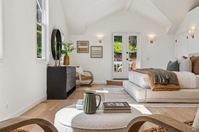 47 Main Dr, San Rafael, CA 94901