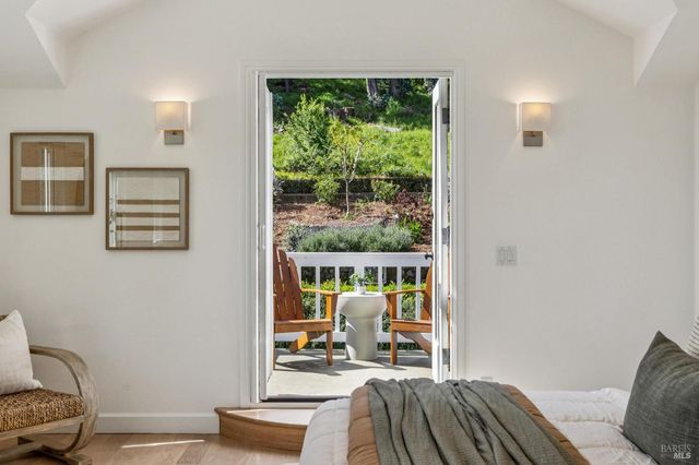 47 Main Dr, San Rafael, CA 94901