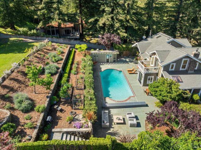 47 Main Dr, San Rafael, CA 94901