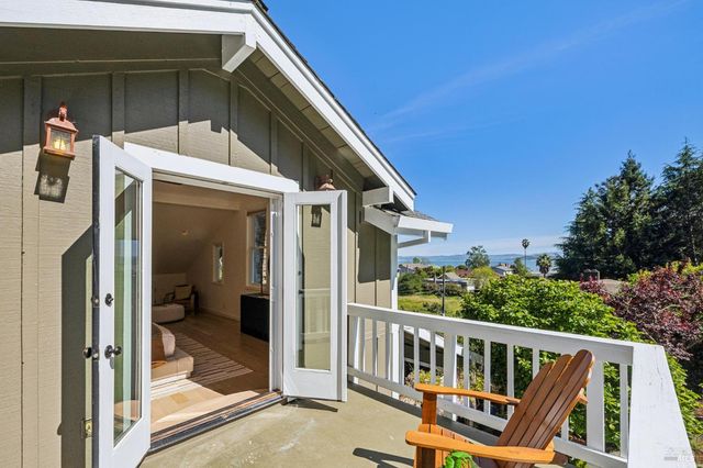 47 Main Dr, San Rafael, CA 94901