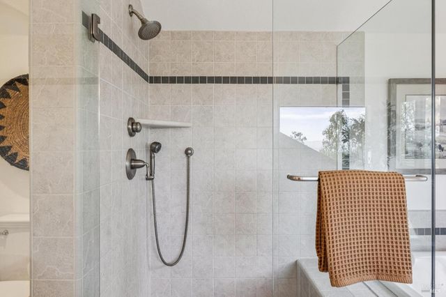 47 Main Dr, San Rafael, CA 94901