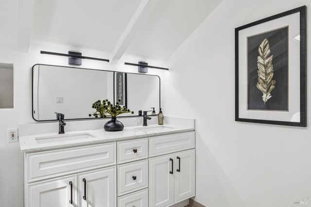 47 Main Dr, San Rafael, CA 94901