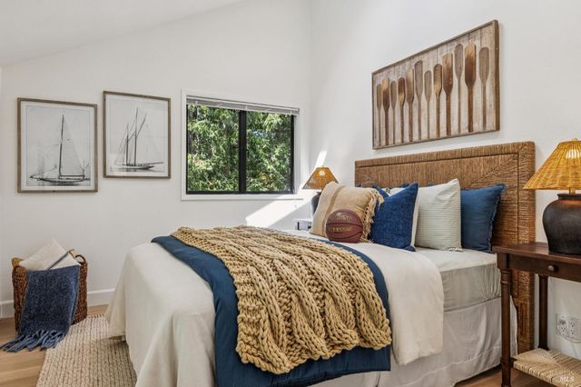 47 Main Dr, San Rafael, CA 94901