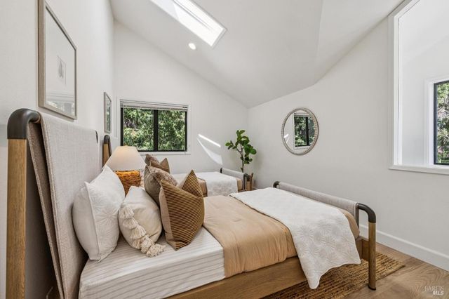 47 Main Dr, San Rafael, CA 94901