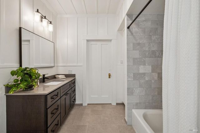 47 Main Dr, San Rafael, CA 94901