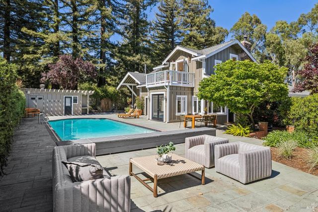 47 Main Dr, San Rafael, CA 94901