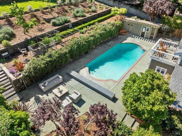 47 Main Dr, San Rafael, CA 94901