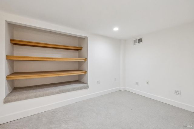 47 Main Dr, San Rafael, CA 94901