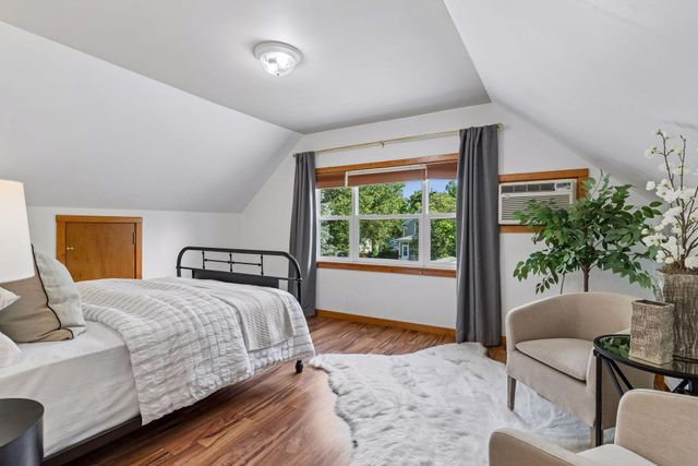 1275 Minnehaha Avenue W, Saint Paul, MN 55104