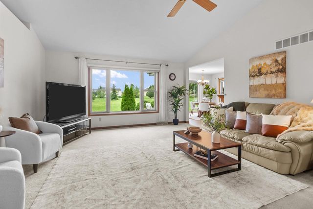 N645 North AVENUE, Oconomowoc, WI 53066