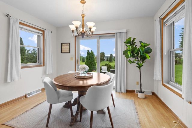 N645 North AVENUE, Oconomowoc, WI 53066