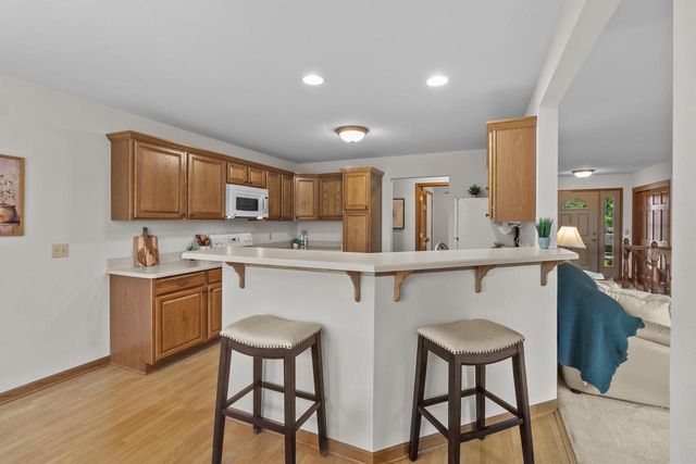 N645 North AVENUE, Oconomowoc, WI 53066