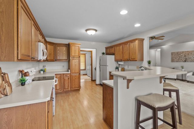 N645 North AVENUE, Oconomowoc, WI 53066