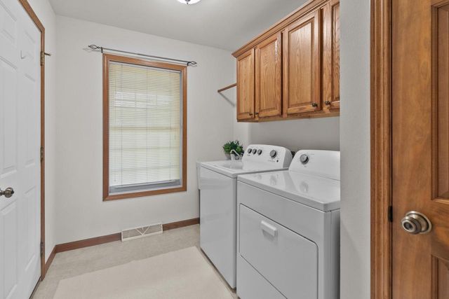 N645 North AVENUE, Oconomowoc, WI 53066