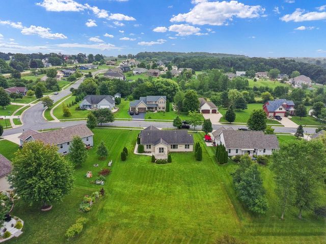N645 North AVENUE, Oconomowoc, WI 53066