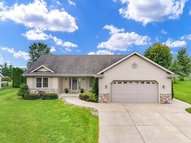 N645 North AVENUE, Oconomowoc, WI 53066