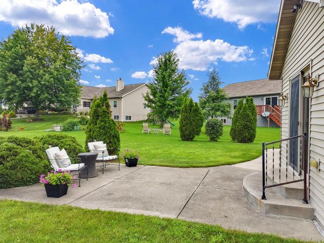 N645 North AVENUE, Oconomowoc, WI 53066