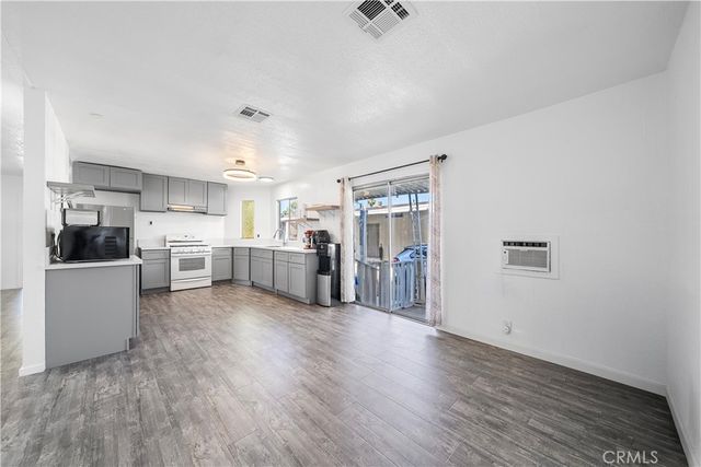1401 W 9th 148, Pomona, CA 91766