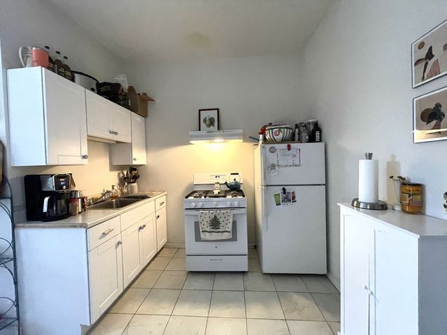 3 Cedar Street 2, Cambridge, MA 02140