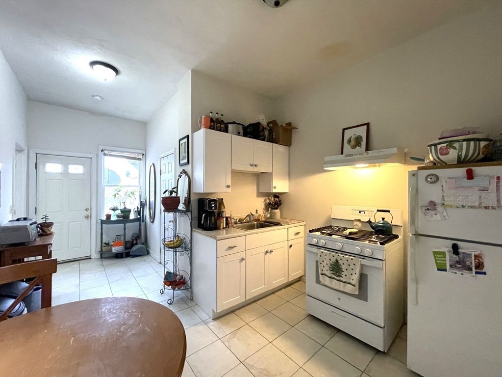 3 Cedar Street 2, Cambridge, MA 02140